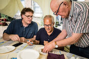 Visproeven tijdens Festival Weekend Woudrichem van VVV Biesboschlinie
