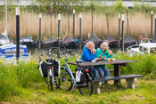 Dames in de haven van VVV Biesboschlinie