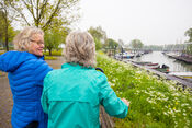 Dames in de haven van VVV Biesboschlinie