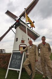 Molenaars met Witte molen in Veen van VVV Biesboschlinie