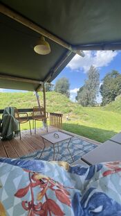 Safaritent bij Fort Bakkerskil van VVV Biesboschlinie