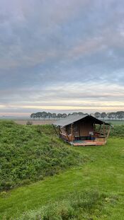 Safaritent op Fort Bakkerskil van VVV Biesboschlinie