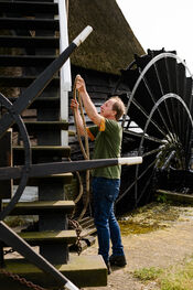 Molenaar Zandwijkse molen van VVV Biesboschlinie