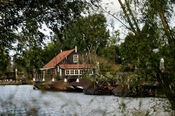 Boten in de haven van Woudrichem van VVV Biesboschlinie