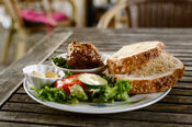 Lunch bij Brasserie Zus van VVV Biesboschlinie