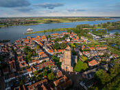 Vesting Woudrichem van bovenaf van VVV Biesboschlinie