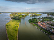 Zeilschip Helena in Woudrichem van VVV Biesboschlinie