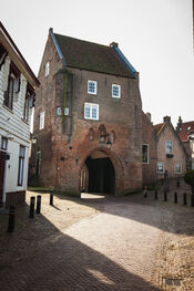 Gevangenenpoort Woudrichem van VVV Biesboschlinie