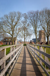 Houten brug in Woudrichem van VVV Biesboschlinie