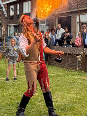 Vuurspuwer - Middeleeuwse Streekmarkt Woudrichem van VVV Biesboschlinie