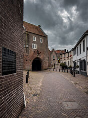 Gevangenenpoort Woudrichem van VVV Biesboschlinie